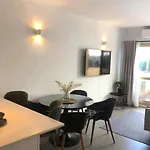 Lägenhet Modern Beachside