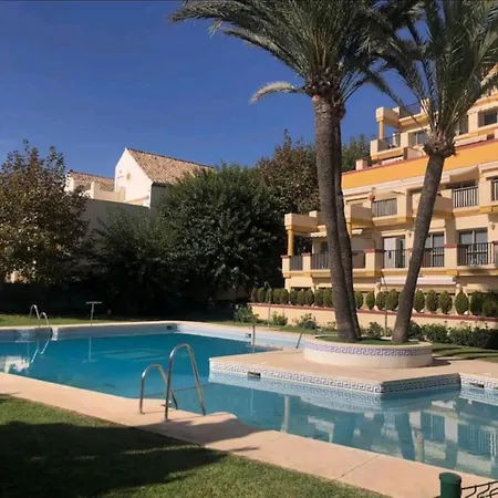 Апартаменты Modern Beachside *