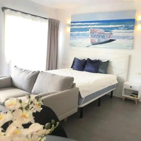 Modern Beachside Lägenhet