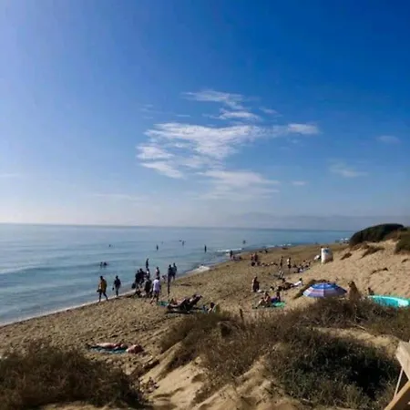 Modern Beachside Апартаменты Марбелья