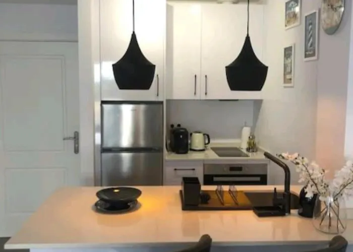 Modern Beachside Appartement Marbella